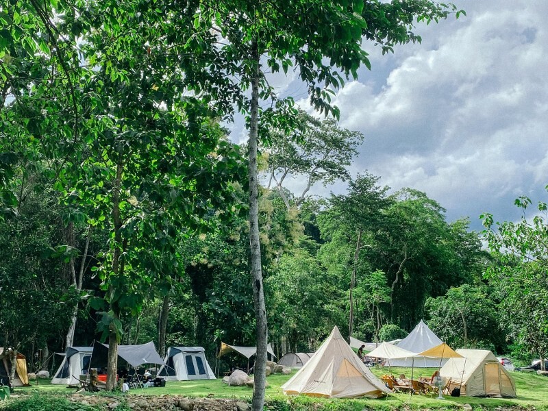 สระบุรี, top 10+ ลานกางเต็นท์สระบุรี 2567 มวกเหล็ก แก่งคอย ชะอม ริมน้ำ วิวภูเขา เอกชน