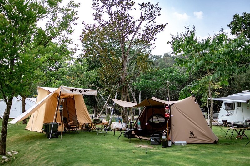 สระบุรี, top 10+ ลานกางเต็นท์สระบุรี 2567 มวกเหล็ก แก่งคอย ชะอม ริมน้ำ วิวภูเขา เอกชน