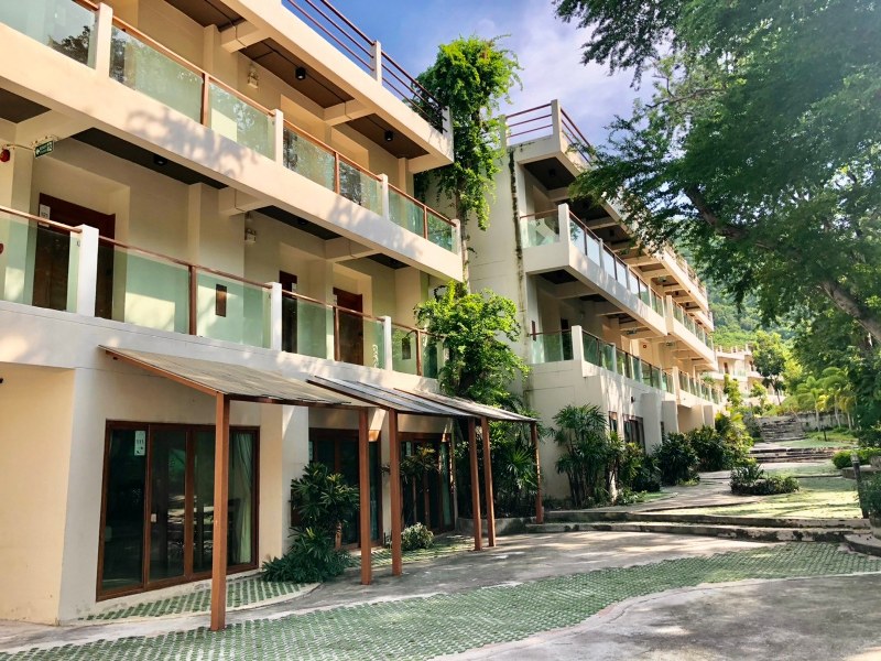 top 12+ ที่พักเกาะล้านราคาถูก 2567 ที่พักติดทะเล พักผ่อนสุดชิลล์