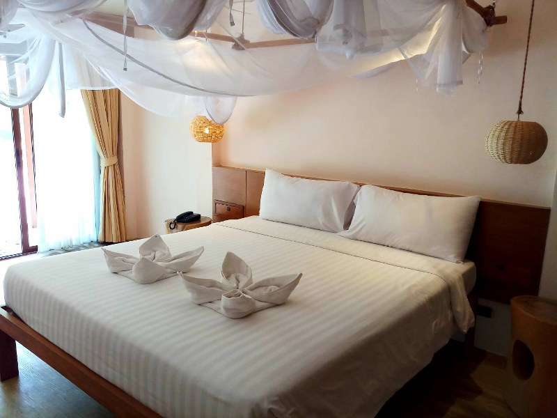 top 12+ ที่พักเกาะล้านราคาถูก 2567 ที่พักติดทะเล พักผ่อนสุดชิลล์