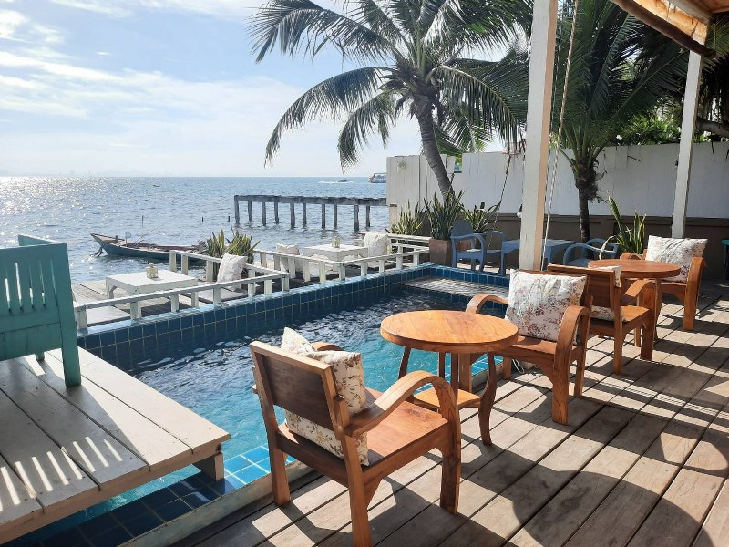 top 12+ ที่พักเกาะล้านราคาถูก 2567 ที่พักติดทะเล พักผ่อนสุดชิลล์