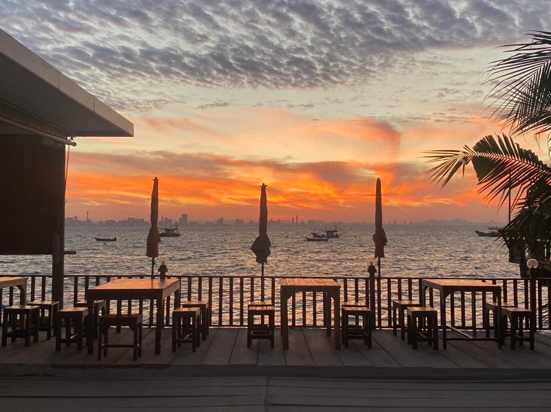 top 12+ ที่พักเกาะล้านราคาถูก 2567 ที่พักติดทะเล พักผ่อนสุดชิลล์