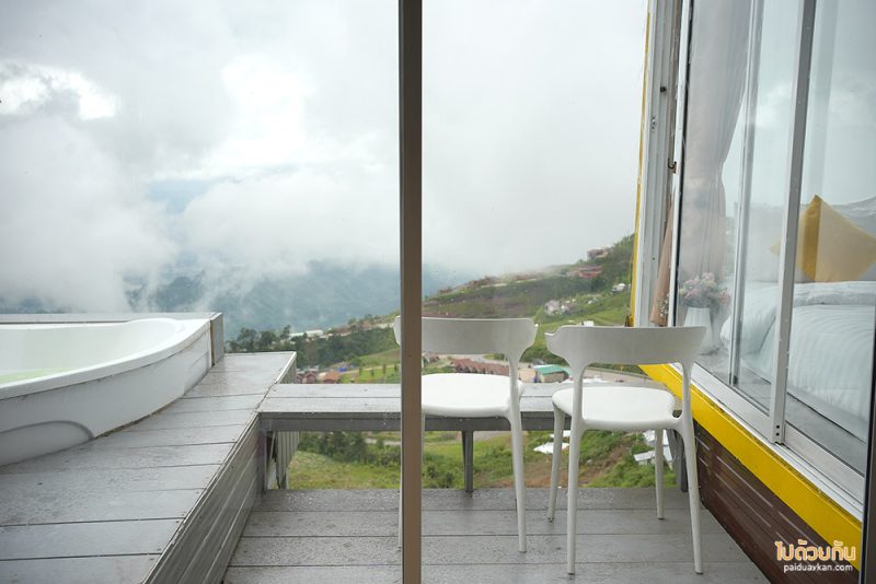 ภูทับเบิก, บ้านกระจกภูทับเบิก, de bee  ภูทับเบิก, de’ bee  ภูทับเบิก พักบ้านกระจก ชมวิวถนนสวย ภูเขาเขียว