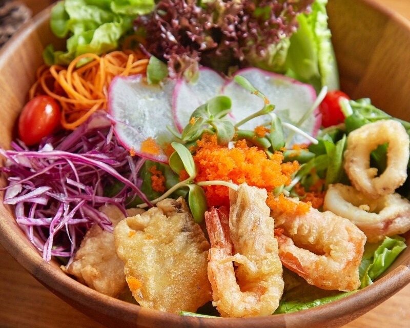 top 15+ คาเฟ่ศรีราชา 2567 คาเฟ่เปิดใหม่ ร้านกาแฟติดทะเล บรรยากาศดี