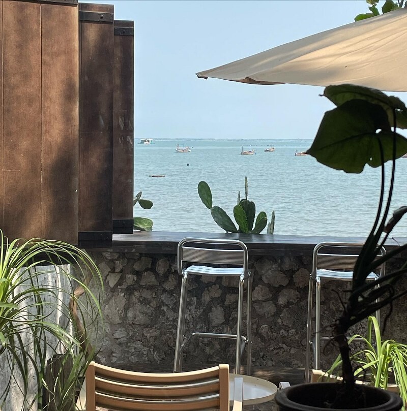 top 15+ คาเฟ่ศรีราชา 2567 คาเฟ่เปิดใหม่ ร้านกาแฟติดทะเล บรรยากาศดี