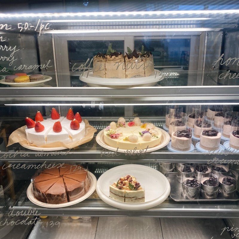 top 15+ คาเฟ่ศรีราชา 2567 คาเฟ่เปิดใหม่ ร้านกาแฟติดทะเล บรรยากาศดี