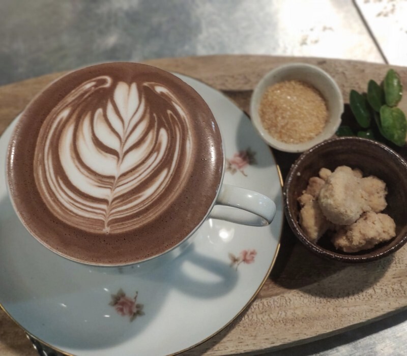 top 15+ คาเฟ่ศรีราชา 2567 คาเฟ่เปิดใหม่ ร้านกาแฟติดทะเล บรรยากาศดี