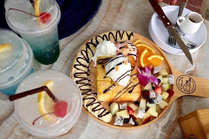 top 15+ คาเฟ่ศรีราชา 2567 คาเฟ่เปิดใหม่ ร้านกาแฟติดทะเล บรรยากาศดี