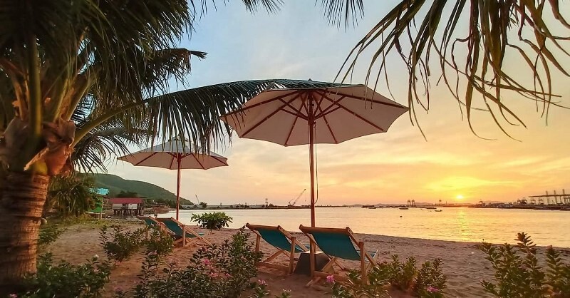 top 15+ คาเฟ่ศรีราชา 2567 คาเฟ่เปิดใหม่ ร้านกาแฟติดทะเล บรรยากาศดี