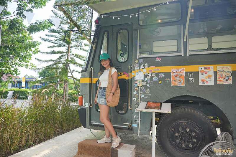 เที่ยวนครนายก, คาเฟ่นครนายก, b/c the cafe, b/c the cafe คาเฟ่รถบัสสุดแนว สไตล์แคมป์ปิ้ง เดินเล่นสะพานหัวใจแห่งเดียวในนครนายก