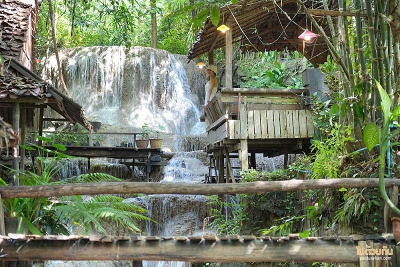 เฮ้ กัปตันแจ็ค ร้านอาหารพบพระ นั่งชิลท่ามกลางเสียงน้ำตก