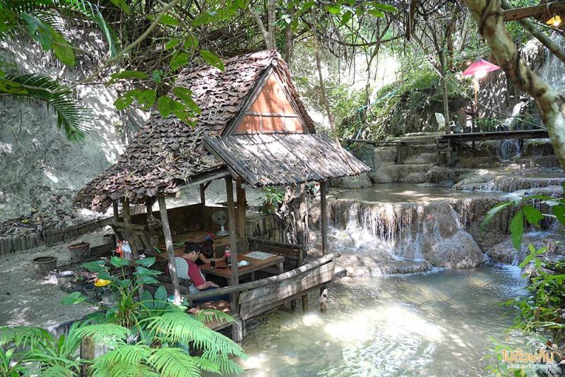 เฮ้ กัปตันแจ็ค ร้านอาหารพบพระ นั่งชิลท่ามกลางเสียงน้ำตก