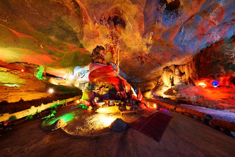 black sheep cafe, kummee studio, sol cottage, wiang kosai, กาดกองเก่า, คาเฟ่ แพร่, คาเฟ่จังหวัดแพร่, คาเฟ่จังหวัดแพร่ 2023, คาเฟ่จังหวัดแพร่ 2566, คำมีสตูดิโอ เซรามิค, คุ้มหลวงนครแพร่, คุ้มเจ้าหลวง, จุดชมวิว กม.3, ดงสักงาม, ถนน 1343, ถนนลอยฟ้า หมายเลข 1343, ถนนสายวัฒนธรรมเมืองแพร่, ถ้ำผานางคอย, ที่เที่ยวจังหวัดแพร่, ที่เที่ยวแพร่, ที่เที่ยวแพร่ 2023, ที่เที่ยวแพร่ 2024, ที่เที่ยวแพร่ 2566, ที่เที่ยวแพร่ 2567, ที่เที่ยวในแพร่, บ่อน้ำพุร้อนแม่จอก, บ้านนาคูหา, ผาอิงหมอก, พระธาตุอินทร์แขวน, พระธาตุอินแขวน, วนอุทยานแพะเมืองผี, วัดจอมสวรรค์, วัดดัง แพร่, วัดนาคูหา, วัดพระธาตุช่อแฮ่, วัดพระธาตุสุโทนมงคลคีรี, ศาลหลักเมืองแพร่, สถานที่เที่ยวจังหวัดแพร่, หินนางคอย, อ่างเก็บน้ำม่อนแม่ถาง, อุทยานแห่งชาติดอยผากลอง, อุทยานแห่งชาติเวียงโกศัย, อุทยานแห่งชาติแม่ยม, เที่ยวแพร่ 2024, เที่ยวแพร่ 2567, แก่งเสือเต้น, แกะดำ ทำสวน, แพร่, แพะเมืองผี, โซลคอทเทจ, ไร่ลุงลอน, ไร่ลุงลอน camping is life, top 20+ ที่เที่ยวแพร่ [กรกฎาคม 2024] เมืองรองต้องมนต์ เสน่ห์ที่เป็นได้มากกว่าทางผ่าน