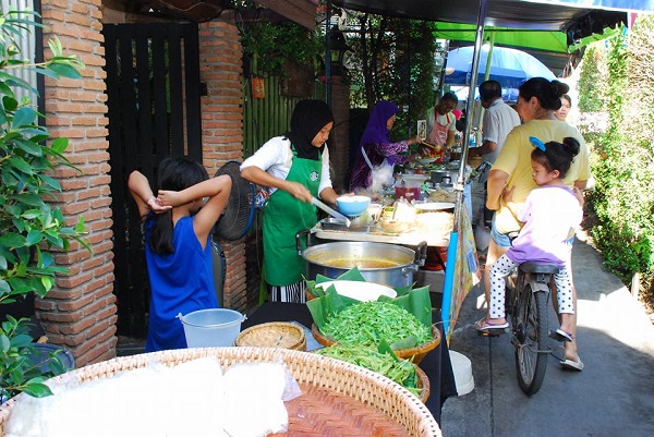top 5+ ตลาดนัดในกรุงเทพฯ ช้อปเพลิน ของกินเพียบ