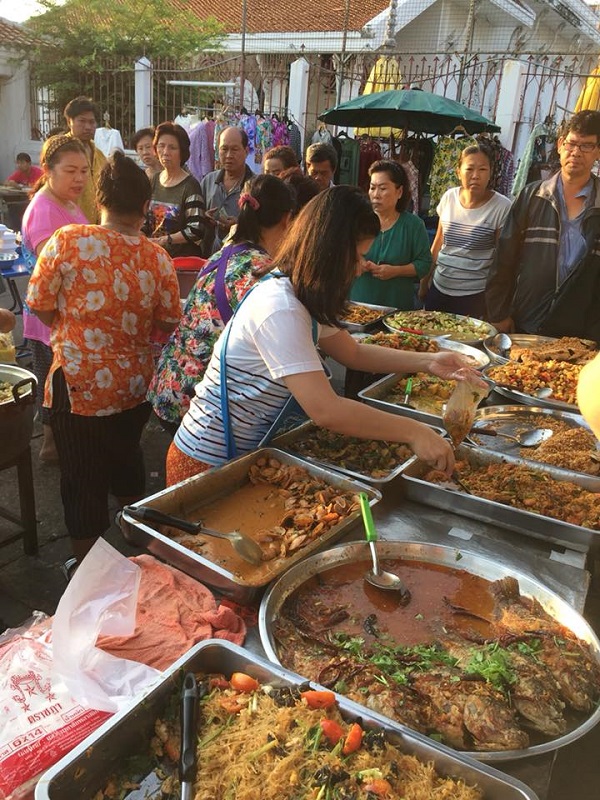 top 5+ ตลาดนัดในกรุงเทพฯ ช้อปเพลิน ของกินเพียบ