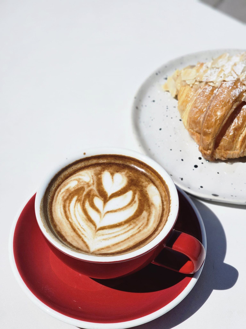 top 10+ คาเฟ่ชลบุรี บางแสน เปิดใหม่ ติดทะเล บรรยากาศดี