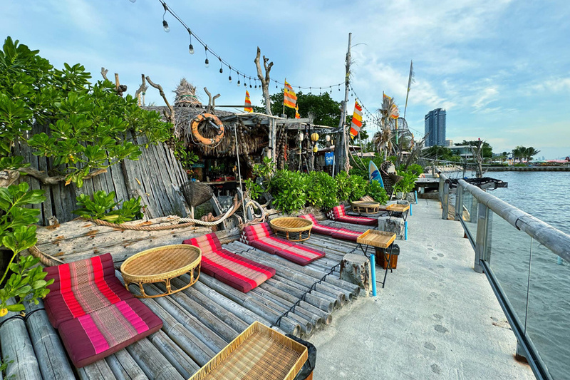 top 10+ คาเฟ่ชลบุรี บางแสน เปิดใหม่ ติดทะเล บรรยากาศดี