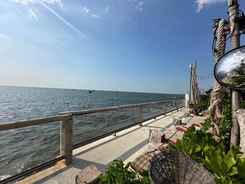 top 10+ คาเฟ่ชลบุรี บางแสน เปิดใหม่ ติดทะเล บรรยากาศดี