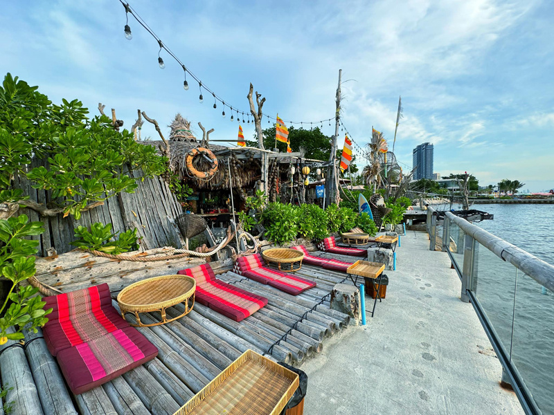 top 10+ คาเฟ่ชลบุรี บางแสน เปิดใหม่ ติดทะเล บรรยากาศดี