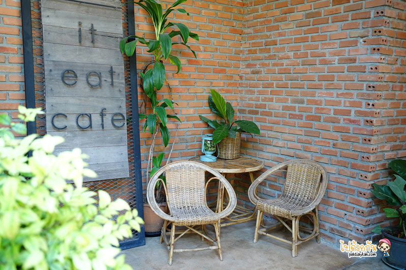 it eat cafe เชียงราย, อิฐ อี้ท คาเฟ่, คาเฟ่เชียงราย ร้านกาแฟเชียงราย, คาเฟ่ใกล้ไร่บุญรอด, ร้านกาแฟใกล้ไร่บุญรอด, it eat cafe คาเฟ่เชียงราย เรียบเก๋สไตล์ลอฟท์ ใกล้ไร่บุญรอด