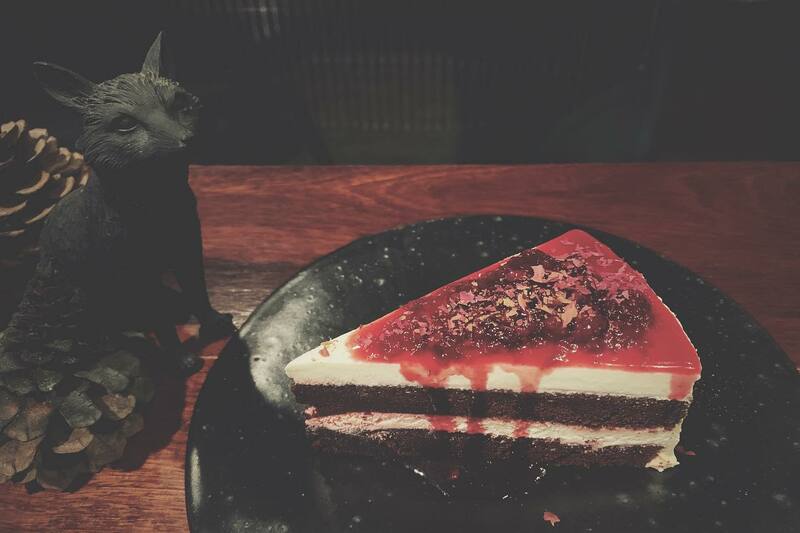 รวม cafe ย่านสุขุมวิท ขอบอกว่าเด็ดทั้งกาแฟ ทั้งบรรยากาศ จะพลาดได้หรอ?