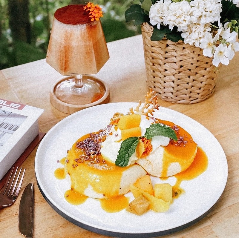 รวม cafe ย่านสุขุมวิท ขอบอกว่าเด็ดทั้งกาแฟ ทั้งบรรยากาศ จะพลาดได้หรอ?