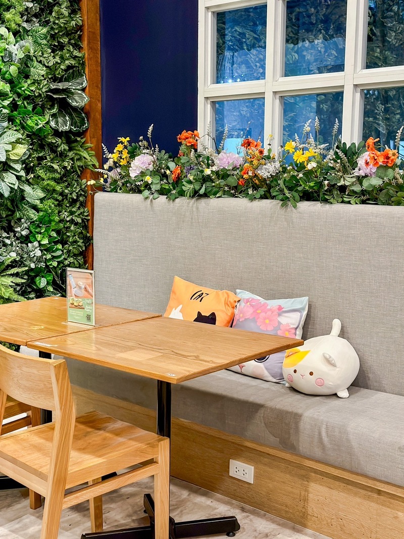 รวม cafe ย่านสุขุมวิท ขอบอกว่าเด็ดทั้งกาแฟ ทั้งบรรยากาศ จะพลาดได้หรอ?