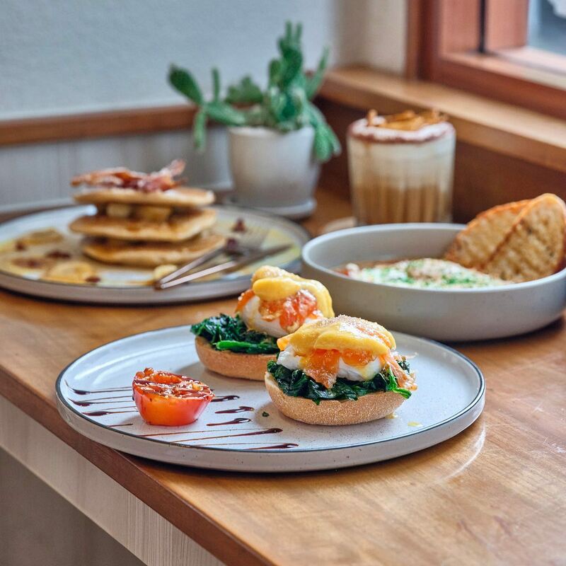 รวม cafe ย่านสุขุมวิท ขอบอกว่าเด็ดทั้งกาแฟ ทั้งบรรยากาศ จะพลาดได้หรอ?