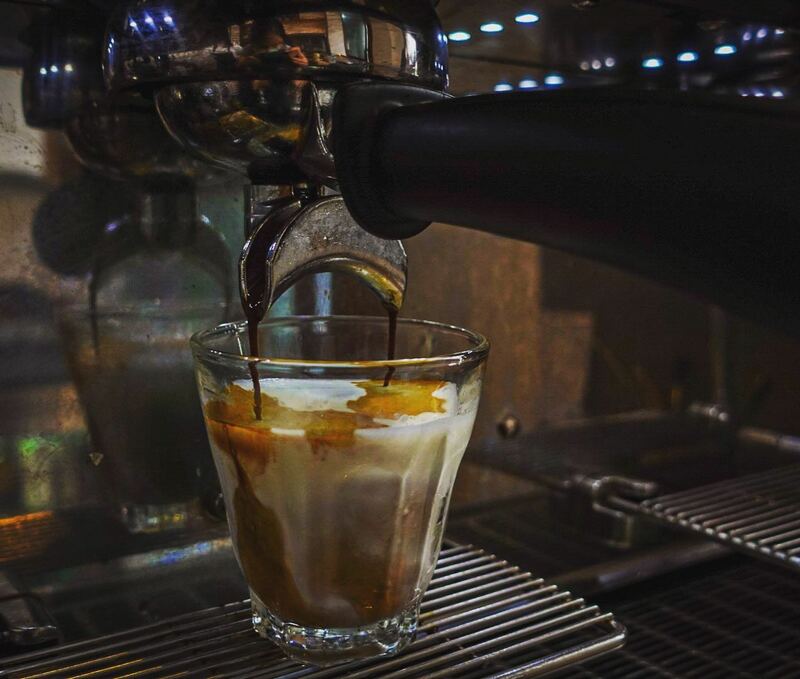 รวม cafe ย่านสุขุมวิท ขอบอกว่าเด็ดทั้งกาแฟ ทั้งบรรยากาศ จะพลาดได้หรอ?