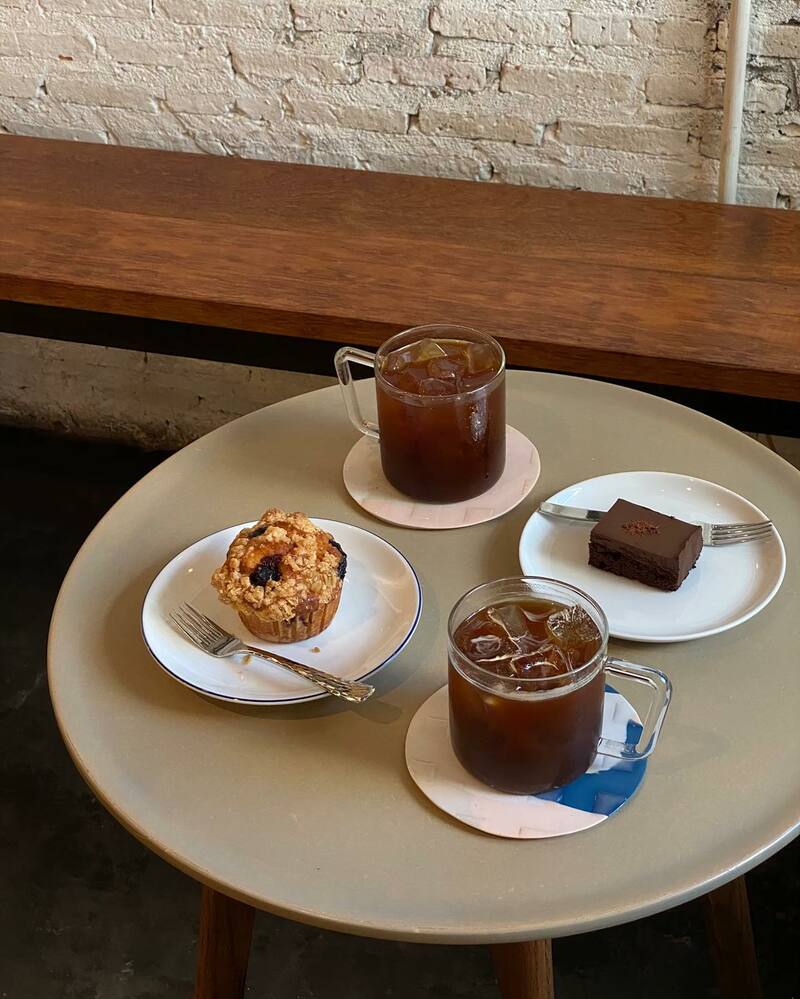 รวม cafe ย่านสุขุมวิท ขอบอกว่าเด็ดทั้งกาแฟ ทั้งบรรยากาศ จะพลาดได้หรอ?