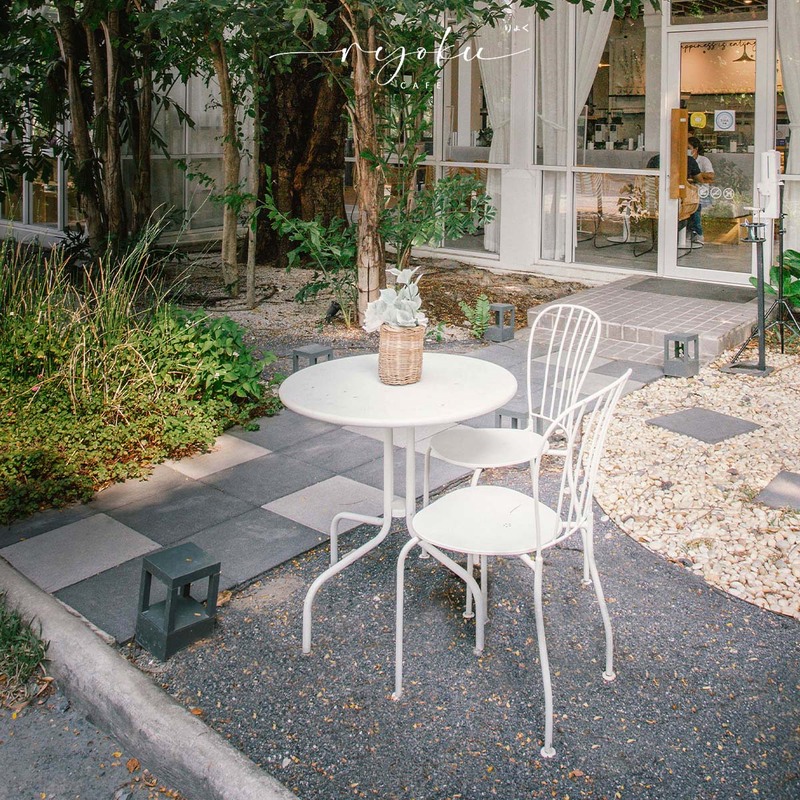 รวม cafe ย่านสุขุมวิท ขอบอกว่าเด็ดทั้งกาแฟ ทั้งบรรยากาศ จะพลาดได้หรอ?