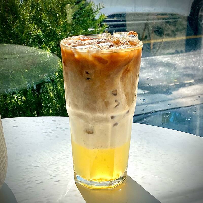 รวม cafe ย่านสุขุมวิท ขอบอกว่าเด็ดทั้งกาแฟ ทั้งบรรยากาศ จะพลาดได้หรอ?