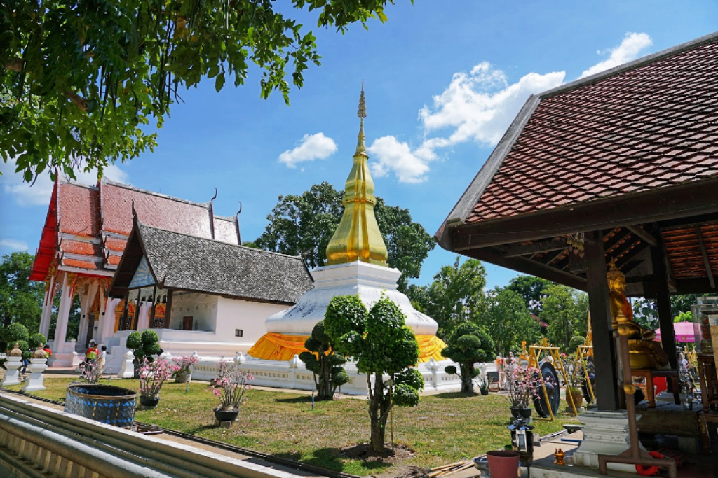 กู่เปือยน้อย, ขอนแก่น, จังหวัดขอนแก่น, จุดชมวิวช้างหินสี, จุดชมวิวหินช้างสี, ตลาดต้นตาล, ถนนคนเดินขอนแก่น, ที่เที่ยวขอนแก่น, ที่เที่ยวขอนแก่น 2567, น้ำตกตาดฟ้า, น้ำตกตาดฟ้า ภูเวียง, น้ำตกบ๋าหลวง, บึงแก่นนคร, ปราสาทเปือยน้อย, พระธาตุกู่ทอง, พระธาตุขามแก่น, พระมหาธาตุแก่นนคร, พิพิธภัณฑ์ไดโนเสาร์ ภูเวียง, ภูผาม่าน, วนอุทยานน้ำตกบ๋าหลวง, วัดทุ่งเศรษฐี, วัดพระธาตุขามแก่น, วัดพระบาทภูพานคำ, วัดหนองแวง, สวนสัตว์ขอนแก่น, อุทยานแห่งชาติน้ำพอง, อุทยานแห่งชาติภูผาม่าน, เขื่อนอุบลรัตน์, เที่ยวขอนแก่น, เที่ยวขอนแก่น 2024, เที่ยวขอนแก่น 2567, top 25+ ที่เที่ยวขอนแก่น [กรกฎาคม 2024] เมืองน่าเที่ยวแดนอีสาน ที่ต้องแวะเช็คอิน