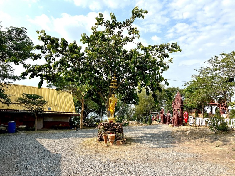 anacolly cafe’ & bistro, flower house cafe & bistro, lopburi zoo, the best ferns thailand, tong’au cafe & restaurant, กระเพรา & coffee, กางเต็นท์ ลพบุรี, คาเฟ่ลพบุรี, คุ้งท่าเลา, งานวัง ลพบุรี, งานวัง ลพบุรี 2567, งานแผ่นดินสมเด็จพระนารายณ์มหาราช, จุดชมวิวเขาพระยาเดินธง, ตลาดวิถีชุมชนคนโคกตูม, ตองอู คาเฟ่, ที่เที่ยวลพบุรี, ที่เที่ยวลพบุรี 2023, ที่เที่ยวลพบุรี 2024, ที่เที่ยวลพบุรี 2566, ที่เที่ยวลพบุรี 2567, ที่เที่ยวลพบุรี ธรรมชาติ, ที่เที่ยวลพบุรี ใกล้ฉัน, ที่เที่ยวใกล้ฉัน, ทุ่งทานตะวัน ลพบุรี, ทุ่งทานตะวันเขาจีนแล, ทุ่งทานตะวันแห่งแรกของไทย, น้ำตกวังก้านเหลือง, บ้านดินมดแดง, ปรางค์สามยอด, ปางแสดงธรรมจักรขนาดใหญ่ที่สุดในประเทศไทย, พระนารายณ์ราชนิเวศน์, พระปรางค์สามยอด, ภูซับเหล็ก, ภูซับเหล็ก ลพบุรี, รถไฟกลางน้ำ, ลพบุรี, ลพบุรี 2567, ละโว้, วัดคุ้งท่าเลา, วัดถ้ำเขาปรางค์, วัดพระศรีรัตนมหาธาตุ, วัดพระศรีรัตนมหาธาตุ ลพบุรี, วัดหนองนา, วัดหนุมานม่วง, วัดห้วยแก้ว, วัดเขาวงพระจันทร์, สวนดอกไม้ ลพบุรี, สวนสัตว์ ลพบุรี, สวนเฟิร์นไร่ทรัพย์ประยูร, สะพานกลางน้ำ ลพบุรี, สะพานผุดกลางน้ำ, สะพานผุดเขื่อนป่าสักชลสิทธิ์, อนาคอลลี่ คาเฟ่ แอนด์ บิสโทร, เขาพระยาเดินธง, เขาวงพระจันทร์, เขื่อนป่าสัก, เขื่อนป่าสักชลสิทธิ์, เจดีย์มหาเมตารัตนะรังษี, เจดีย์เก้ายอด ลพบุรี, เทศกาลนมัสการรอยพระพุทธบาท 2567, เที่ยวลพบุรี, เที่ยวลพบุรี 2567, top 20+ ที่เที่ยวลพบุรี [กรกฎาคม 2024] ชมศิลปะโบราณแสนงดงาม ทุ่งทานตะวันบานสะพรั่งสดใส