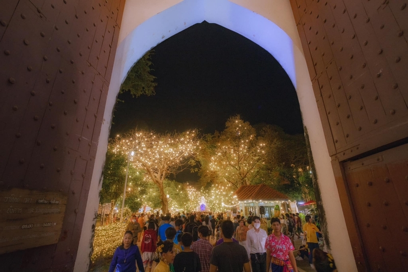 anacolly cafe’ & bistro, flower house cafe & bistro, lopburi zoo, the best ferns thailand, tong’au cafe & restaurant, กระเพรา & coffee, กางเต็นท์ ลพบุรี, คาเฟ่ลพบุรี, คุ้งท่าเลา, งานวัง ลพบุรี, งานวัง ลพบุรี 2567, งานแผ่นดินสมเด็จพระนารายณ์มหาราช, จุดชมวิวเขาพระยาเดินธง, ตลาดวิถีชุมชนคนโคกตูม, ตองอู คาเฟ่, ที่เที่ยวลพบุรี, ที่เที่ยวลพบุรี 2023, ที่เที่ยวลพบุรี 2024, ที่เที่ยวลพบุรี 2566, ที่เที่ยวลพบุรี 2567, ที่เที่ยวลพบุรี ธรรมชาติ, ที่เที่ยวลพบุรี ใกล้ฉัน, ที่เที่ยวใกล้ฉัน, ทุ่งทานตะวัน ลพบุรี, ทุ่งทานตะวันเขาจีนแล, ทุ่งทานตะวันแห่งแรกของไทย, น้ำตกวังก้านเหลือง, บ้านดินมดแดง, ปรางค์สามยอด, ปางแสดงธรรมจักรขนาดใหญ่ที่สุดในประเทศไทย, พระนารายณ์ราชนิเวศน์, พระปรางค์สามยอด, ภูซับเหล็ก, ภูซับเหล็ก ลพบุรี, รถไฟกลางน้ำ, ลพบุรี, ลพบุรี 2567, ละโว้, วัดคุ้งท่าเลา, วัดถ้ำเขาปรางค์, วัดพระศรีรัตนมหาธาตุ, วัดพระศรีรัตนมหาธาตุ ลพบุรี, วัดหนองนา, วัดหนุมานม่วง, วัดห้วยแก้ว, วัดเขาวงพระจันทร์, สวนดอกไม้ ลพบุรี, สวนสัตว์ ลพบุรี, สวนเฟิร์นไร่ทรัพย์ประยูร, สะพานกลางน้ำ ลพบุรี, สะพานผุดกลางน้ำ, สะพานผุดเขื่อนป่าสักชลสิทธิ์, อนาคอลลี่ คาเฟ่ แอนด์ บิสโทร, เขาพระยาเดินธง, เขาวงพระจันทร์, เขื่อนป่าสัก, เขื่อนป่าสักชลสิทธิ์, เจดีย์มหาเมตารัตนะรังษี, เจดีย์เก้ายอด ลพบุรี, เทศกาลนมัสการรอยพระพุทธบาท 2567, เที่ยวลพบุรี, เที่ยวลพบุรี 2567, top 20+ ที่เที่ยวลพบุรี [กรกฎาคม 2024] ชมศิลปะโบราณแสนงดงาม ทุ่งทานตะวันบานสะพรั่งสดใส