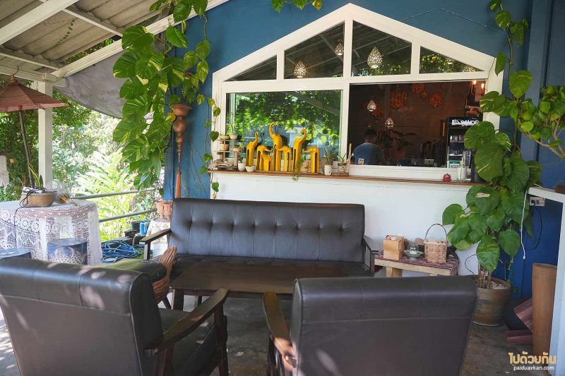 คาเฟ่ชุมพร, คาเฟ่ปะทิว, จาคะ คาเฟ่, จาคะ คราฟ คาเฟ่ ปะทิว จิบเครื่องดื่ม เสพงานศิลป์