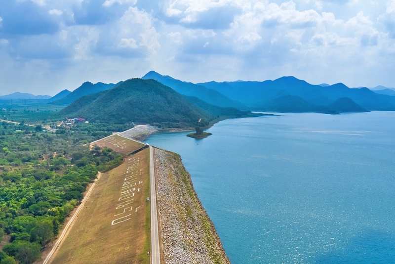 beachgoers, bueng bua nature education center, camping, cha-am-hua hin, crocodile show, drip rim lay, elastic walking, elephants show, flaming milk tea, fresh seafood, haad sam phraya, hin walking street, hua hin district, hua hin night market, hua hin safari & adventure park, huay mongkol temple, instagram spot, kaeng krachan national park, khao dang viewpoint, khao hin lek fai, khao hin lek fai view point, khao sam roi yot national park, khao takiab beach, khao tao reservoir, ladder walking, leisurely stroll, luxurious options, memory house, memory house cafe huahin, near bangkok, pa la-u waterfall, panoramic view, phraya nakron cave, popular seaside, prachuap khiri khan, pranburi dam, pranburi forest park, pranburi river, rajabhakti park, regent beach, rope climbing, sai noi beach, sam phraya beach, seen space hua hin, skoop beach cafe hua hin, suan son beach, suan son pradipat, suan son pradiphat, thao kosa forest park, three sugar palms, three sugar palms at paknam pran, tigers show, top seacret beach cafe, tree top adventure park huahin, vana nava water jungle, vana varin resort, wat khao takiab, zip lines, จุดชมวิว เขาหินเหล็กไฟ, ชายหาดหัวหิน, ซีนสเปซ หัวหิน, ตลาดชิเคด้า, ตลาดแทมมารีน, ตลาดโต้รุ่งหัวหิน, ถนนคนเดินหัวหิน, ที่เที่ยวหัวหิน, ที่เที่ยวหัวหิน 2024, ที่เที่ยวหัวหิน 2565, ที่เที่ยวหัวหิน 2567, วัดห้วยมงคล, วัดเขาตะเกียบ, สถานีรถไฟหัวหิน, สวนน้ำ วานา นาวา, สวนน้ำ วานา นาวา วอเตอร์ จังเกิ้ล, สวนสนประดิพัทธ์, หัวหิน, หัวหิน 2024, หัวหิน 2567, หาดสวนสน, หาดหัวหิน, หาดเขาตะเกียบ, อ่างเก็บน้ำเขาเต่า, อุทยานราชภักดิ์, เที่ยวหัวหิน, top 30+ ที่เที่ยวหัวหิน ยอดฮิต [กรกฎาคม 2024] พักผ่อนใกล้กรุง ผ่อนคลายไปกับธรรมชาติ