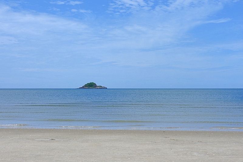 beachgoers, bueng bua nature education center, camping, cha-am-hua hin, crocodile show, drip rim lay, elastic walking, elephants show, flaming milk tea, fresh seafood, haad sam phraya, hin walking street, hua hin district, hua hin night market, hua hin safari & adventure park, huay mongkol temple, instagram spot, kaeng krachan national park, khao dang viewpoint, khao hin lek fai, khao hin lek fai view point, khao sam roi yot national park, khao takiab beach, khao tao reservoir, ladder walking, leisurely stroll, luxurious options, memory house, memory house cafe huahin, near bangkok, pa la-u waterfall, panoramic view, phraya nakron cave, popular seaside, prachuap khiri khan, pranburi dam, pranburi forest park, pranburi river, rajabhakti park, regent beach, rope climbing, sai noi beach, sam phraya beach, seen space hua hin, skoop beach cafe hua hin, suan son beach, suan son pradipat, suan son pradiphat, thao kosa forest park, three sugar palms, three sugar palms at paknam pran, tigers show, top seacret beach cafe, tree top adventure park huahin, vana nava water jungle, vana varin resort, wat khao takiab, zip lines, จุดชมวิว เขาหินเหล็กไฟ, ชายหาดหัวหิน, ซีนสเปซ หัวหิน, ตลาดชิเคด้า, ตลาดแทมมารีน, ตลาดโต้รุ่งหัวหิน, ถนนคนเดินหัวหิน, ที่เที่ยวหัวหิน, ที่เที่ยวหัวหิน 2024, ที่เที่ยวหัวหิน 2565, ที่เที่ยวหัวหิน 2567, วัดห้วยมงคล, วัดเขาตะเกียบ, สถานีรถไฟหัวหิน, สวนน้ำ วานา นาวา, สวนน้ำ วานา นาวา วอเตอร์ จังเกิ้ล, สวนสนประดิพัทธ์, หัวหิน, หัวหิน 2024, หัวหิน 2567, หาดสวนสน, หาดหัวหิน, หาดเขาตะเกียบ, อ่างเก็บน้ำเขาเต่า, อุทยานราชภักดิ์, เที่ยวหัวหิน, top 30+ ที่เที่ยวหัวหิน ยอดฮิต [กรกฎาคม 2024] พักผ่อนใกล้กรุง ผ่อนคลายไปกับธรรมชาติ