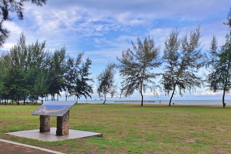 beachgoers, bueng bua nature education center, camping, cha-am-hua hin, crocodile show, drip rim lay, elastic walking, elephants show, flaming milk tea, fresh seafood, haad sam phraya, hin walking street, hua hin district, hua hin night market, hua hin safari & adventure park, huay mongkol temple, instagram spot, kaeng krachan national park, khao dang viewpoint, khao hin lek fai, khao hin lek fai view point, khao sam roi yot national park, khao takiab beach, khao tao reservoir, ladder walking, leisurely stroll, luxurious options, memory house, memory house cafe huahin, near bangkok, pa la-u waterfall, panoramic view, phraya nakron cave, popular seaside, prachuap khiri khan, pranburi dam, pranburi forest park, pranburi river, rajabhakti park, regent beach, rope climbing, sai noi beach, sam phraya beach, seen space hua hin, skoop beach cafe hua hin, suan son beach, suan son pradipat, suan son pradiphat, thao kosa forest park, three sugar palms, three sugar palms at paknam pran, tigers show, top seacret beach cafe, tree top adventure park huahin, vana nava water jungle, vana varin resort, wat khao takiab, zip lines, จุดชมวิว เขาหินเหล็กไฟ, ชายหาดหัวหิน, ซีนสเปซ หัวหิน, ตลาดชิเคด้า, ตลาดแทมมารีน, ตลาดโต้รุ่งหัวหิน, ถนนคนเดินหัวหิน, ที่เที่ยวหัวหิน, ที่เที่ยวหัวหิน 2024, ที่เที่ยวหัวหิน 2565, ที่เที่ยวหัวหิน 2567, วัดห้วยมงคล, วัดเขาตะเกียบ, สถานีรถไฟหัวหิน, สวนน้ำ วานา นาวา, สวนน้ำ วานา นาวา วอเตอร์ จังเกิ้ล, สวนสนประดิพัทธ์, หัวหิน, หัวหิน 2024, หัวหิน 2567, หาดสวนสน, หาดหัวหิน, หาดเขาตะเกียบ, อ่างเก็บน้ำเขาเต่า, อุทยานราชภักดิ์, เที่ยวหัวหิน, top 30+ ที่เที่ยวหัวหิน ยอดฮิต [กรกฎาคม 2024] พักผ่อนใกล้กรุง ผ่อนคลายไปกับธรรมชาติ