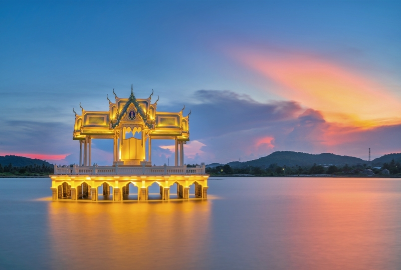 beachgoers, bueng bua nature education center, camping, cha-am-hua hin, crocodile show, drip rim lay, elastic walking, elephants show, flaming milk tea, fresh seafood, haad sam phraya, hin walking street, hua hin district, hua hin night market, hua hin safari & adventure park, huay mongkol temple, instagram spot, kaeng krachan national park, khao dang viewpoint, khao hin lek fai, khao hin lek fai view point, khao sam roi yot national park, khao takiab beach, khao tao reservoir, ladder walking, leisurely stroll, luxurious options, memory house, memory house cafe huahin, near bangkok, pa la-u waterfall, panoramic view, phraya nakron cave, popular seaside, prachuap khiri khan, pranburi dam, pranburi forest park, pranburi river, rajabhakti park, regent beach, rope climbing, sai noi beach, sam phraya beach, seen space hua hin, skoop beach cafe hua hin, suan son beach, suan son pradipat, suan son pradiphat, thao kosa forest park, three sugar palms, three sugar palms at paknam pran, tigers show, top seacret beach cafe, tree top adventure park huahin, vana nava water jungle, vana varin resort, wat khao takiab, zip lines, จุดชมวิว เขาหินเหล็กไฟ, ชายหาดหัวหิน, ซีนสเปซ หัวหิน, ตลาดชิเคด้า, ตลาดแทมมารีน, ตลาดโต้รุ่งหัวหิน, ถนนคนเดินหัวหิน, ที่เที่ยวหัวหิน, ที่เที่ยวหัวหิน 2024, ที่เที่ยวหัวหิน 2565, ที่เที่ยวหัวหิน 2567, วัดห้วยมงคล, วัดเขาตะเกียบ, สถานีรถไฟหัวหิน, สวนน้ำ วานา นาวา, สวนน้ำ วานา นาวา วอเตอร์ จังเกิ้ล, สวนสนประดิพัทธ์, หัวหิน, หัวหิน 2024, หัวหิน 2567, หาดสวนสน, หาดหัวหิน, หาดเขาตะเกียบ, อ่างเก็บน้ำเขาเต่า, อุทยานราชภักดิ์, เที่ยวหัวหิน, top 30+ ที่เที่ยวหัวหิน ยอดฮิต [กรกฎาคม 2024] พักผ่อนใกล้กรุง ผ่อนคลายไปกับธรรมชาติ