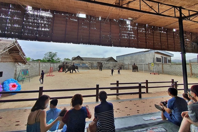 beachgoers, bueng bua nature education center, camping, cha-am-hua hin, crocodile show, drip rim lay, elastic walking, elephants show, flaming milk tea, fresh seafood, haad sam phraya, hin walking street, hua hin district, hua hin night market, hua hin safari & adventure park, huay mongkol temple, instagram spot, kaeng krachan national park, khao dang viewpoint, khao hin lek fai, khao hin lek fai view point, khao sam roi yot national park, khao takiab beach, khao tao reservoir, ladder walking, leisurely stroll, luxurious options, memory house, memory house cafe huahin, near bangkok, pa la-u waterfall, panoramic view, phraya nakron cave, popular seaside, prachuap khiri khan, pranburi dam, pranburi forest park, pranburi river, rajabhakti park, regent beach, rope climbing, sai noi beach, sam phraya beach, seen space hua hin, skoop beach cafe hua hin, suan son beach, suan son pradipat, suan son pradiphat, thao kosa forest park, three sugar palms, three sugar palms at paknam pran, tigers show, top seacret beach cafe, tree top adventure park huahin, vana nava water jungle, vana varin resort, wat khao takiab, zip lines, จุดชมวิว เขาหินเหล็กไฟ, ชายหาดหัวหิน, ซีนสเปซ หัวหิน, ตลาดชิเคด้า, ตลาดแทมมารีน, ตลาดโต้รุ่งหัวหิน, ถนนคนเดินหัวหิน, ที่เที่ยวหัวหิน, ที่เที่ยวหัวหิน 2024, ที่เที่ยวหัวหิน 2565, ที่เที่ยวหัวหิน 2567, วัดห้วยมงคล, วัดเขาตะเกียบ, สถานีรถไฟหัวหิน, สวนน้ำ วานา นาวา, สวนน้ำ วานา นาวา วอเตอร์ จังเกิ้ล, สวนสนประดิพัทธ์, หัวหิน, หัวหิน 2024, หัวหิน 2567, หาดสวนสน, หาดหัวหิน, หาดเขาตะเกียบ, อ่างเก็บน้ำเขาเต่า, อุทยานราชภักดิ์, เที่ยวหัวหิน, top 30+ ที่เที่ยวหัวหิน ยอดฮิต [กรกฎาคม 2024] พักผ่อนใกล้กรุง ผ่อนคลายไปกับธรรมชาติ