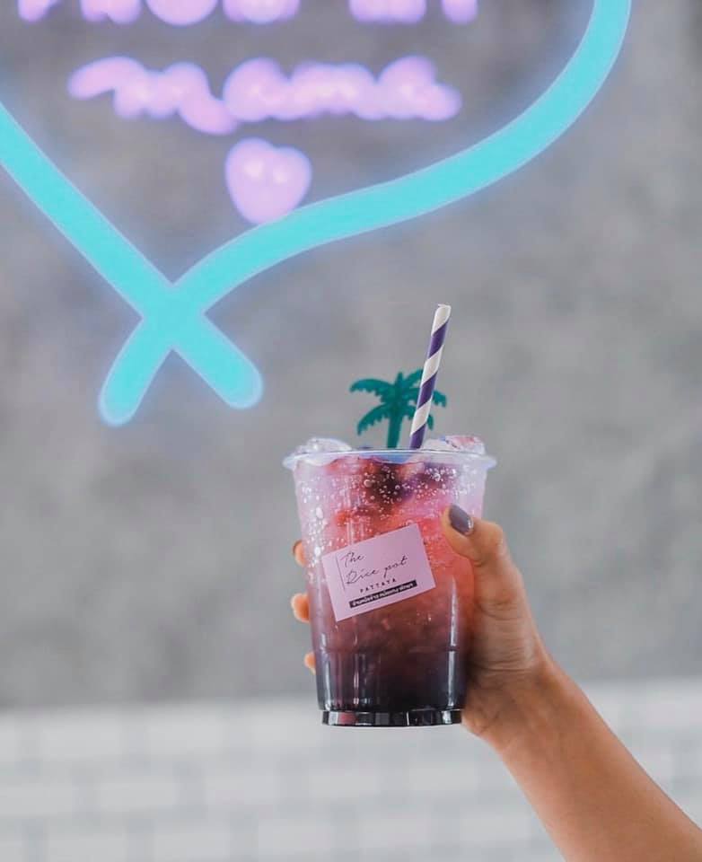 คาเฟ่พัทยา : 22 คาเฟ่พัทยาถ่ายรูปสวย เช็คอินเก๋ๆ ไม่ควรพลาด