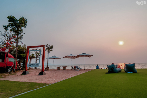 คาเฟ่พัทยา : 22 คาเฟ่พัทยาถ่ายรูปสวย เช็คอินเก๋ๆ ไม่ควรพลาด