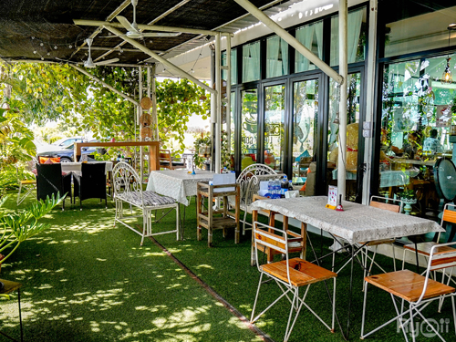 คาเฟ่พัทยา : 22 คาเฟ่พัทยาถ่ายรูปสวย เช็คอินเก๋ๆ ไม่ควรพลาด