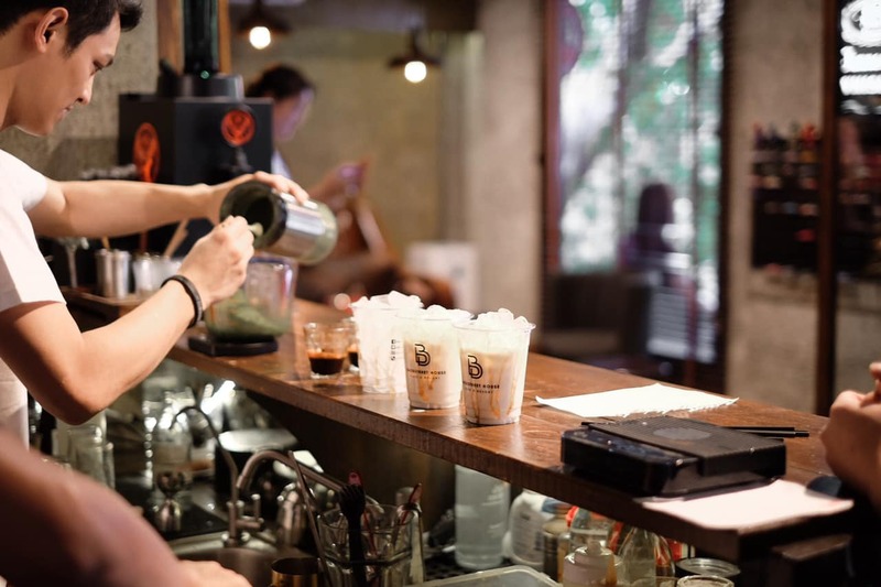 คาเฟ่พัทยา : 22 คาเฟ่พัทยาถ่ายรูปสวย เช็คอินเก๋ๆ ไม่ควรพลาด