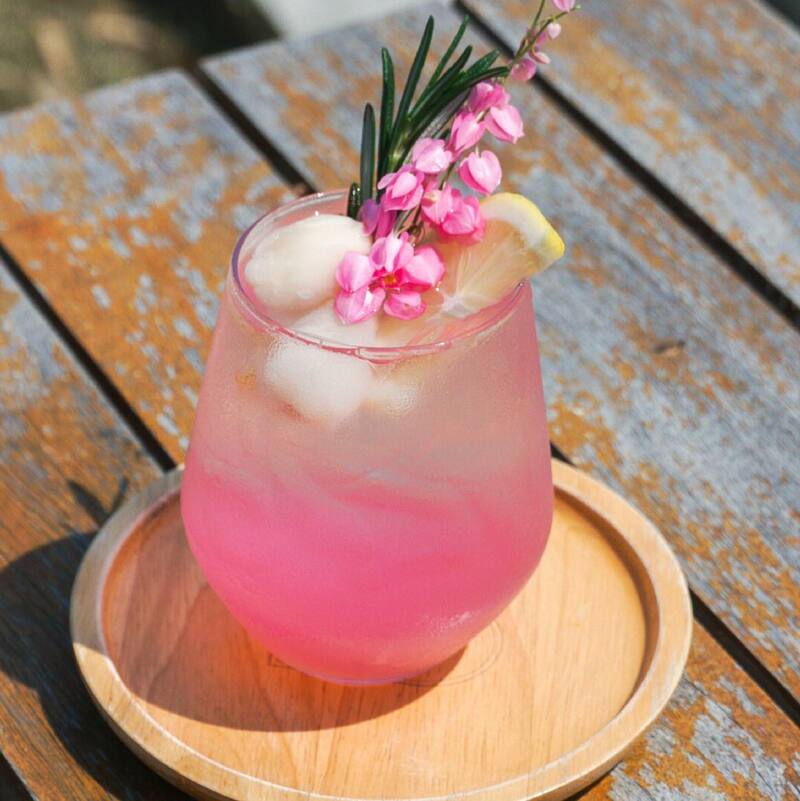 คาเฟ่พัทยา : 22 คาเฟ่พัทยาถ่ายรูปสวย เช็คอินเก๋ๆ ไม่ควรพลาด