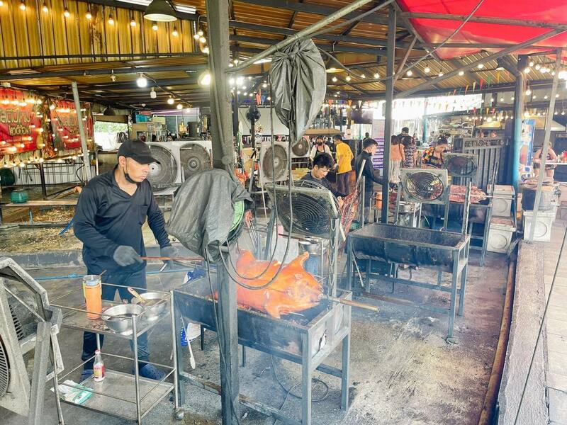 ร้านหมูหัน : ร้านอร่อย พิกัด กทม. หมูหันหนังกรอบย่างหอม ยอมอ้วนก็คราวนี้