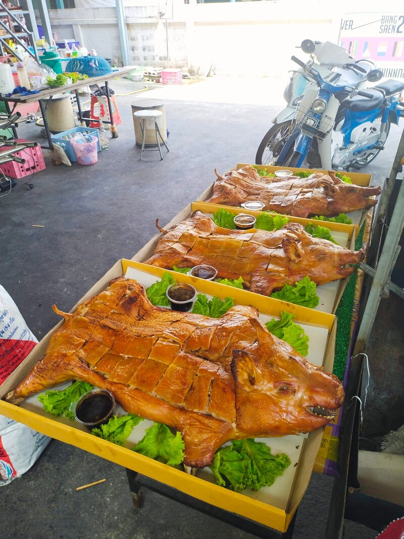 ร้านหมูหัน : ร้านอร่อย พิกัด กทม. หมูหันหนังกรอบย่างหอม ยอมอ้วนก็คราวนี้