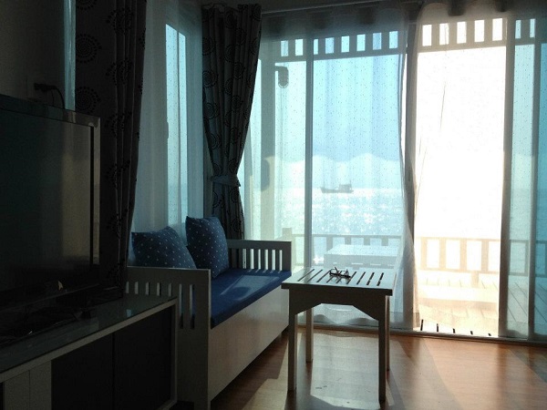 top 6+ ที่พักเกาะล้านติดทะเล ที่พักวิวสวย