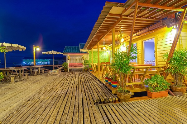 top 6+ ที่พักเกาะล้านติดทะเล ที่พักวิวสวย